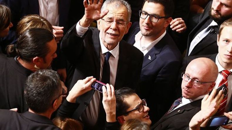 فان دير بيلين يفوز في انتخابات الرئاسة النمساوية