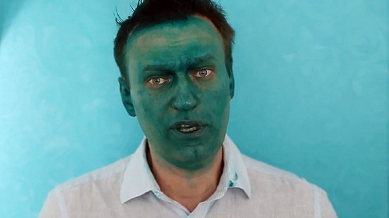 “زيلونكا” سلاح أنصار الكرملين ضد معارضي بوتين