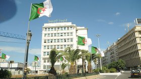 الهروب الجماعي للموظفين يكبّد الخزينة 3 آلاف مليار خسائر