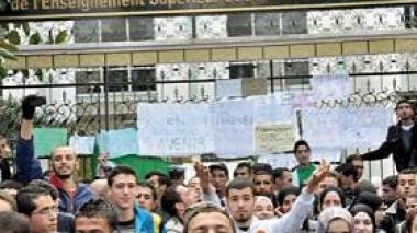 Hundreds of students protest in Algiers