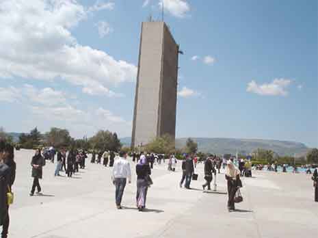 Number of Algerian students exceeds that of population in 68 countries