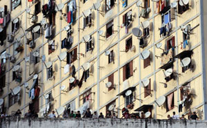 Clashes over slums break out in Algiers