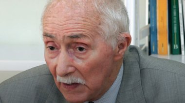 Le prix national des droits humains décerné à “Ali Yahia Abdenour”