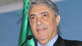 بن فليس يُلبس “طلائع الحريات” برنوس الأفلان!