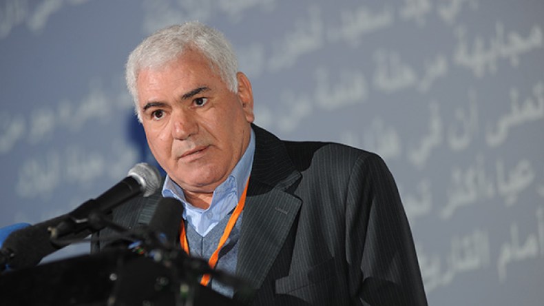 العسكري: آيت أحمد لم يتفاوض مع السلطة بسويسرا