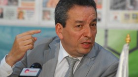 هؤلاء يشتمون الجزائريين باسم الحكومة!