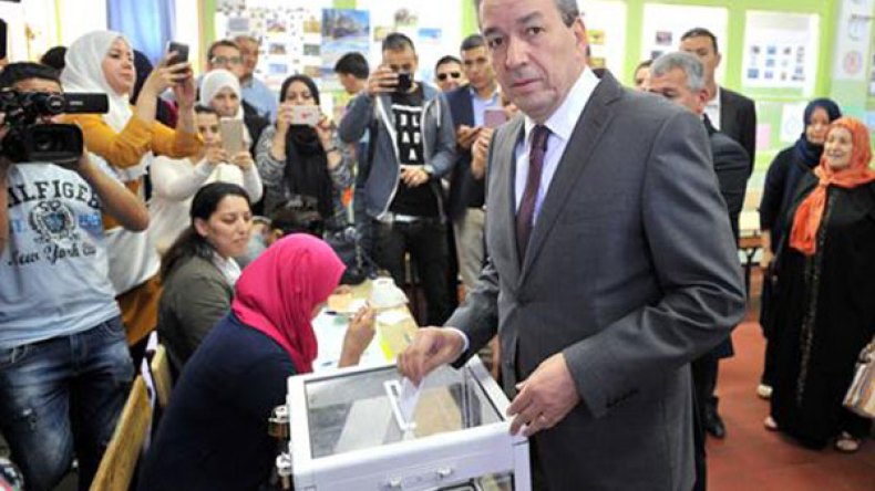 زوجة أويحيى تسبق الوزراء.. “عايلة هايلة” ترافق تبون وحرم بن يونس تتألق