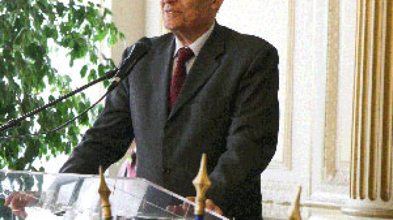 قنصليات الجزائر بفرنسا تقوم بحملات لتجديد وثائق المغتربين