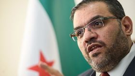 المعارضة السورية تدعو التحالف إلى تعليق غاراته