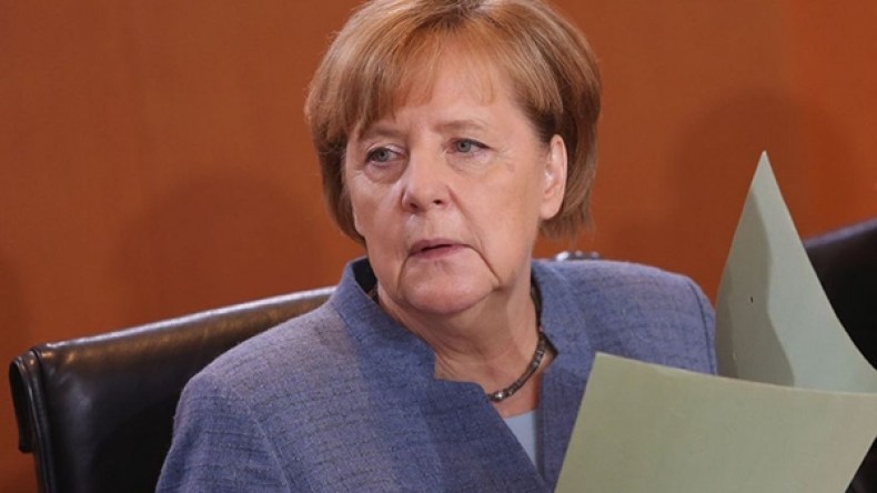 اتفاق بين ميركل والاشتراكيين الديمقراطيين لتشكيل حكومة