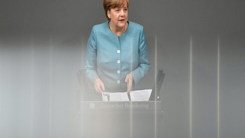 ميركل تهاجم ترامب قبل قمة مجموعة العشرين