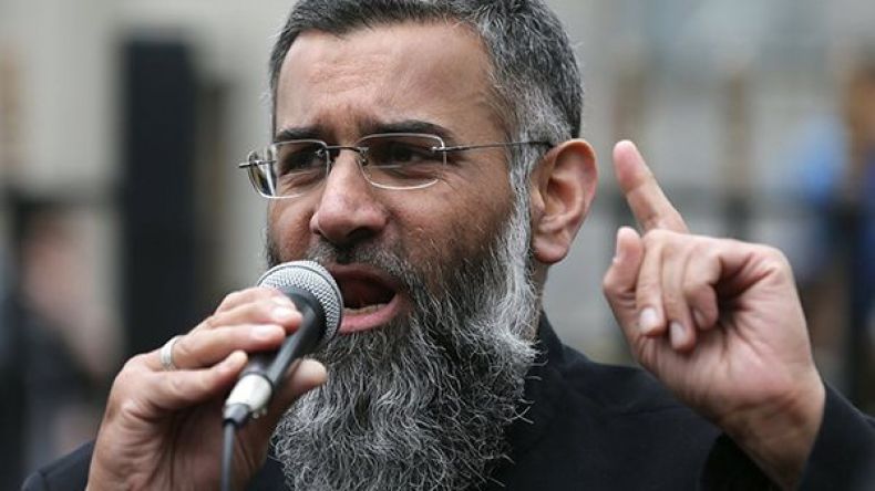 بريطانيا تسجن الداعية أنجم تشودري بتهمة دعم “داعش”