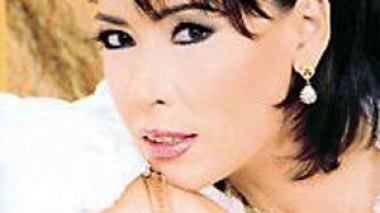 Anoshka glows in her performance