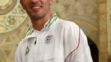 Algerian defender Anrtar Yahia fit to play versus Mali.