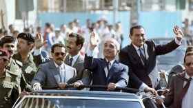 هكذا حاول “الشاويش” علي صالح “رشوة” مبارك لخدمة صدام