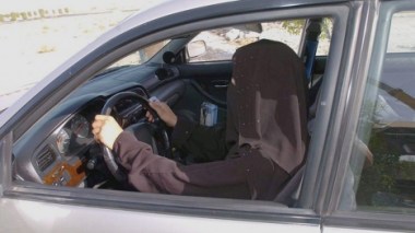 Jeddah: une femme au volant arrêtée par la police