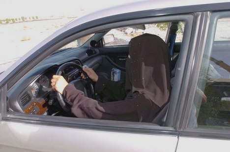 Jeddah: une femme au volant arrêtée par la police