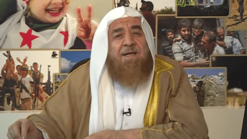 السعودية تجمد حسابات الداعية السوري عدنان العرعور