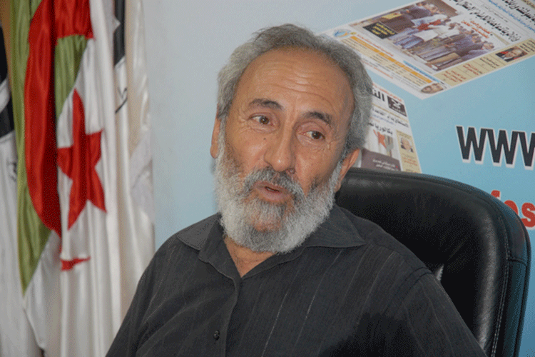 Athmane Ariouet décoré par Abdelmadjid Tebboune