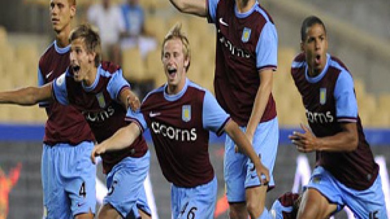 استون‮ ‬فيلا‮ ‬يتفوق‮ ‬على‮ ‬جوفنتوس‮ ‬بركلات‮ ‬الترجيح‮ ‬ويتوّج‮ ‬بطلا