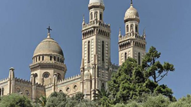 القصة الكاملة للشاب الذي حاول سرقة الصليب بالكنيسة الكاثوليكية بعنابة