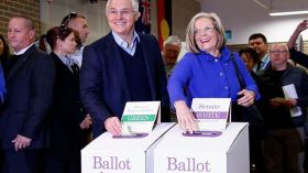 الأستراليون يدلون بأصواتهم في الانتخابات العامة