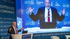 عباس يسعى لإشعال حرب بين “إسرائيل” وحماس