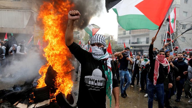 مواجهات خلال تظاهرة قرب السفارة الأمريكية في لبنان