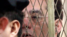 المعارض المصري أيمن نور يطلب العودة إلى السجن