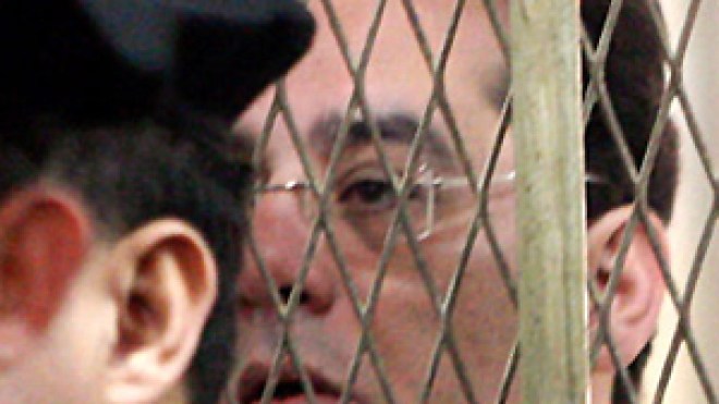 المعارض المصري أيمن نور يطلب العودة إلى السجن