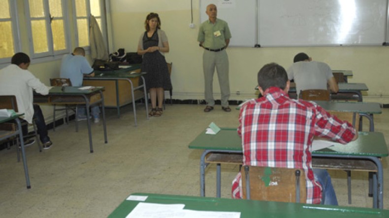 كهول ومسنون يجتازون امتحان البكالوريا في السر