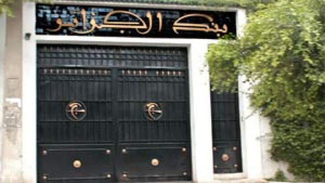 بنك الجزائر يسمح بتحويل 1.3 مليون دولار من أجور إطارات مصرية
