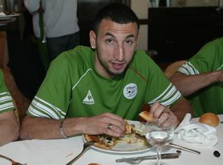 Nadir Belhadj: “Pas de problème pour moi d'avoir un entraîneur Israélien à Portsmouth, mon seul but est de promouvoir ma carrière sportive”.