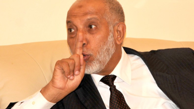 210 توقيع لعقد دورة طارئة للجنة المركزية للأفلان