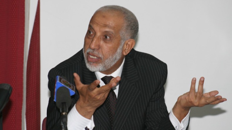 هيشور: بلخادم أغلق المقر وسرّح الموظفين في عطلة إلى ما بعد 10 ماي