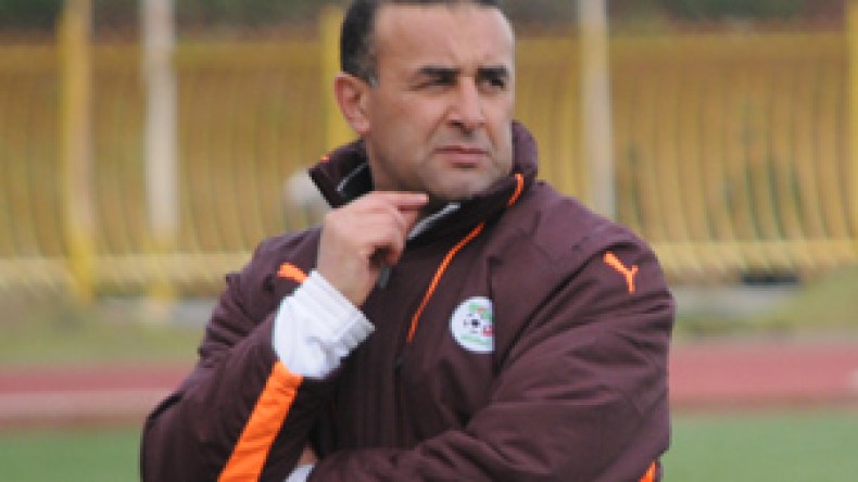 عبد‭ ‬الحق‭ ‬بن‭ ‬شيخة‭  ‬أمام‭ ‬الصحافة‭ ‬هذا‭ ‬الأحد‭ ‬