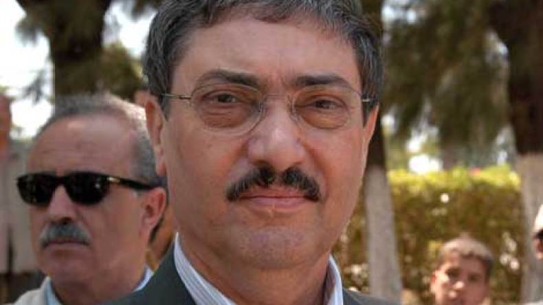 بن فليس سيعلن ترشحه للرئاسيات يومان بعد استدعاء الهيئة الناخبة