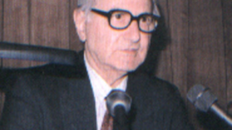 “فرنسا تسعى من خلال الجزائر لإنقاذ أوباما من ورطة الأزمة المالية”