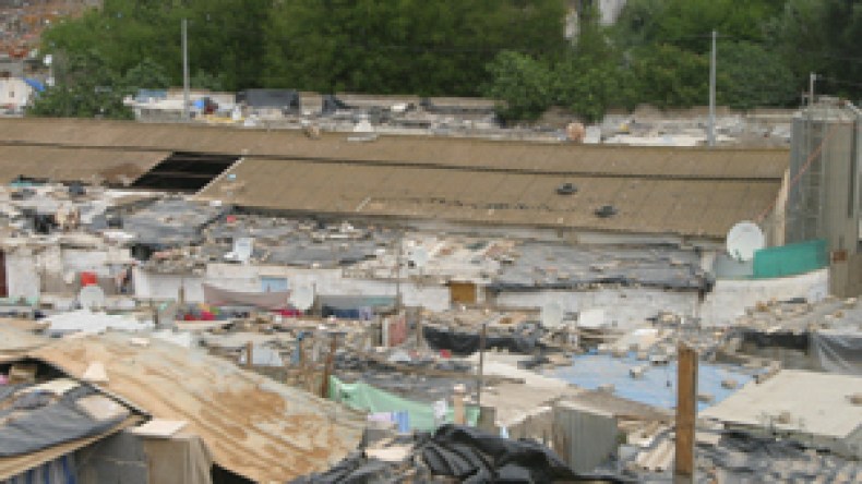 “ليس كل من لديه برّاكة يحق له الحصول على سكن”