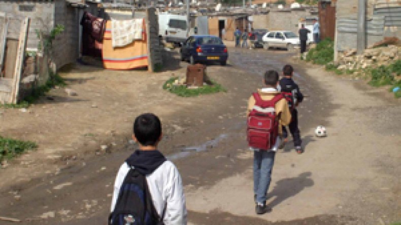 يتنقلون يوميا من درارية إلى سحاولة دون نقل ويعودون إلى منازلهم دون إطعام