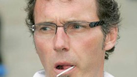 مدرب‭ ‬فرنسا‭ ‬يشكر‭ ‬غيرتس‭ ‬وآمال‭ ‬‮”‬الديكة‮”‬‭ ‬يضغطون‭ ‬على‭ ‬إبراهيمي‭!‬