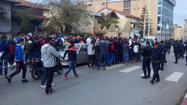 مسيرة لأنصار البليدة من ملعب الإخوة براكني‮ ‬إلى مقر ولاية البليدة