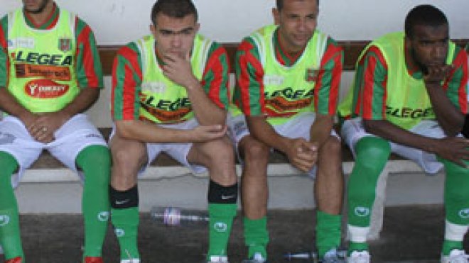 بوڤاش ساخط على ميشال ويهدد