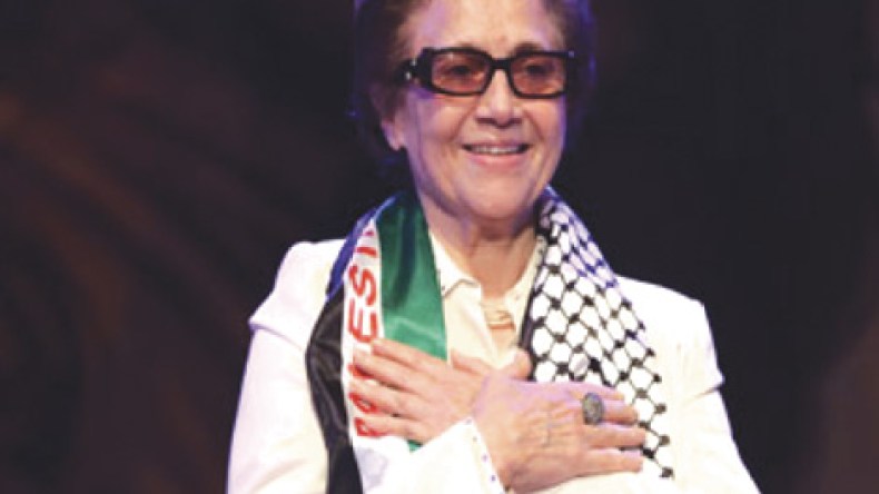 جميلة بوحيرد على رأس وفد من النساء باتجاه غزّة