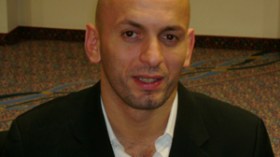 هذه قصة عدم تقمصي الألوان الوطنية الجزائرية