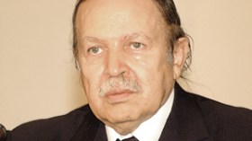 بوتفليقة‭ ‬يتحاشى‭ ‬الحديث‭ ‬عن‭ ‬مسألة‭ ‬الحدود‭ ‬في‭ ‬تهنئة‭ ‬وجهها‭ ‬للملك‭ ‬المغربي‭ ‬