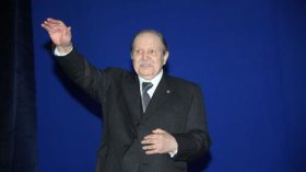 بوتفليقة يشيد بالوفاق ويحيي بلوزداد