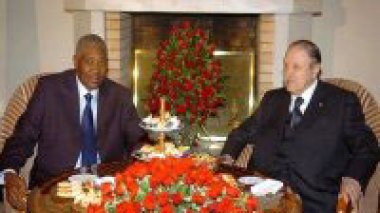 L’Algérie et le Mali se félicitent du renforcement de la coopération bilatérale dans le domaine sécuritaire