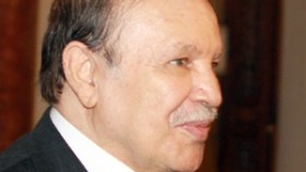 بوتفليقة يعتبر الإصلاح السياسي أحد ركائز الإصلاح الشامل