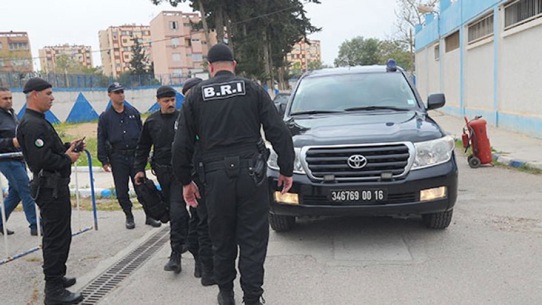 توقيف شخصين مسلحين بتيزي وزو